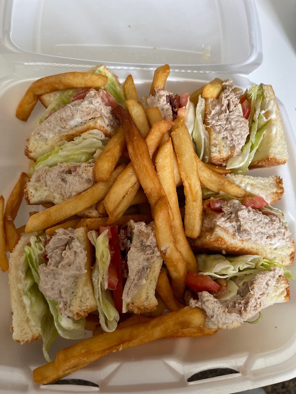 Little Hut Sandwich Shop | 650 E Chester Pike, Ridley Park, PA 19078 | Phone: (610) 532-9679