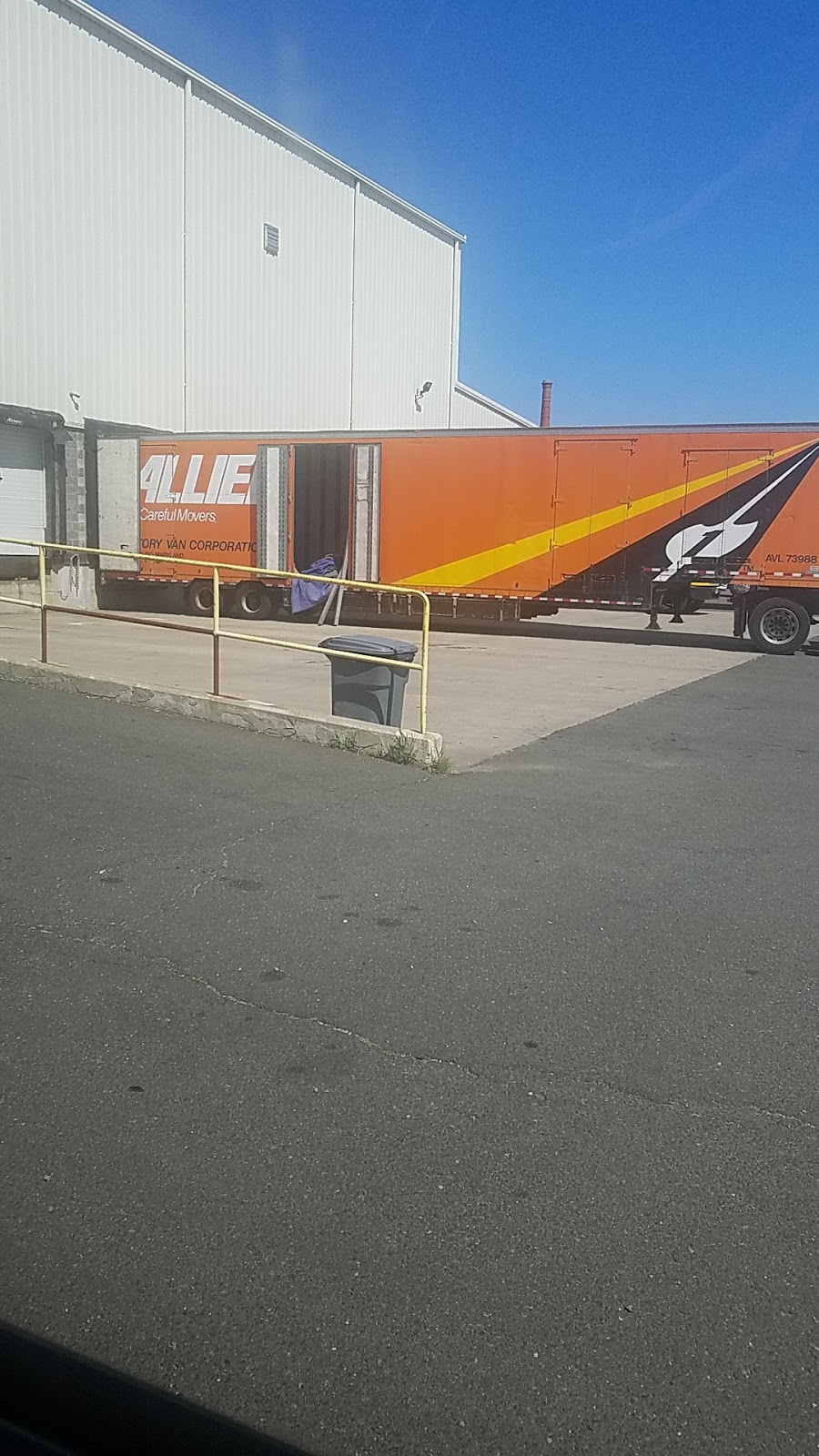 Siracusa Moving & Storage | 250 Commerce Cir, New Britain, CT 06051 | Phone: (860) 225-9144