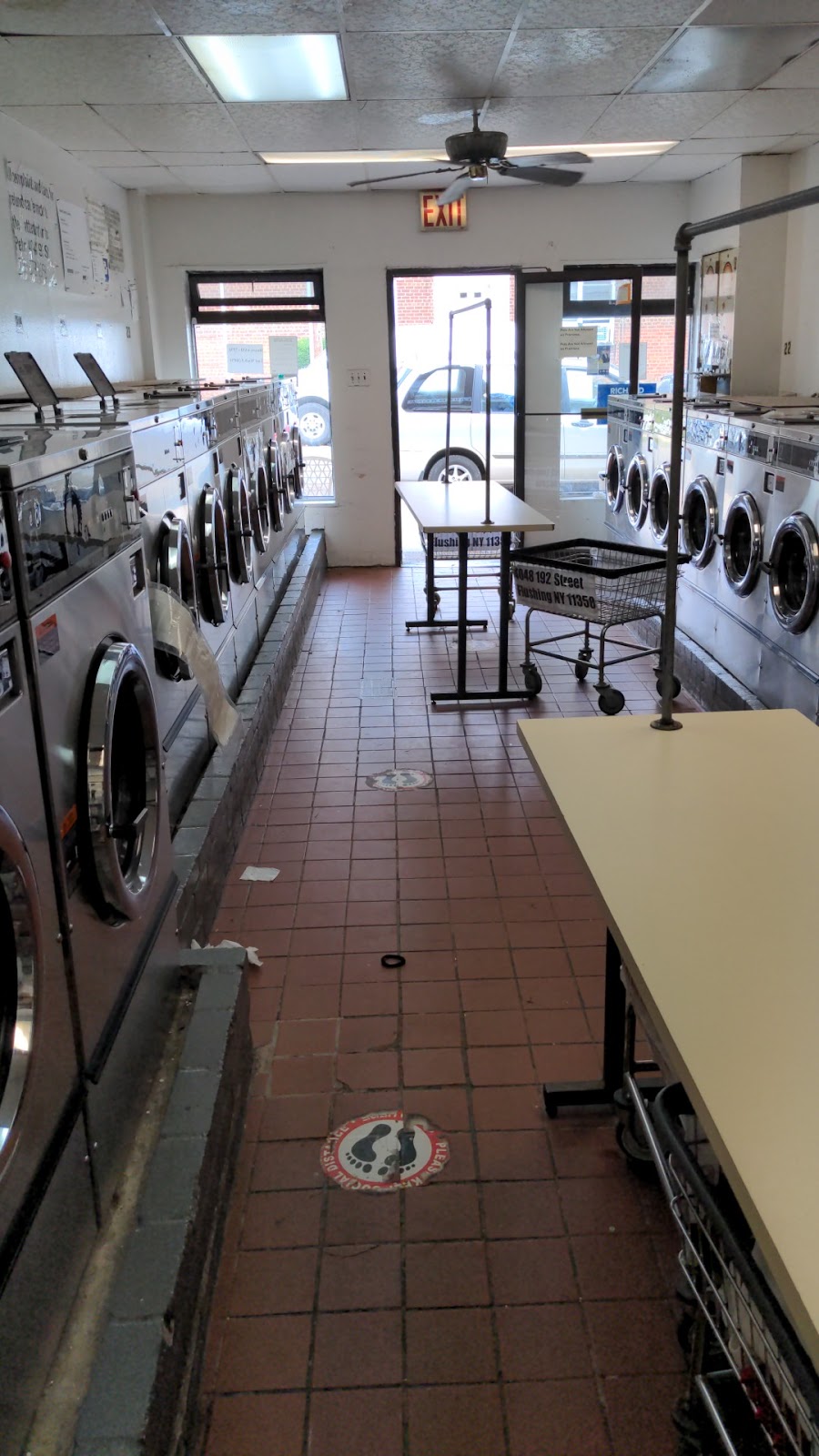 192 Laundromat | 40-48 192nd St, Flushing, NY 11358 | Phone: (718) 578-9598