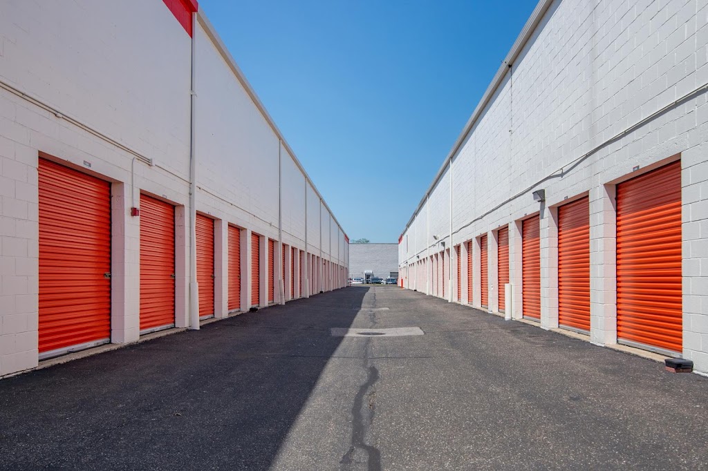 Public Storage | 122 Saxon Ave, Bay Shore, NY 11706 | Phone: (631) 954-1617