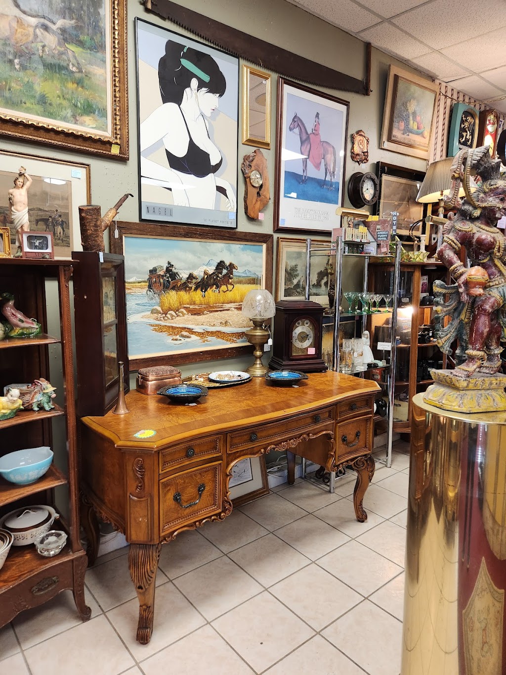Antique Attics | 2789 Middle Country Rd, Lake Grove, NY 11755 | Phone: (631) 588-0005