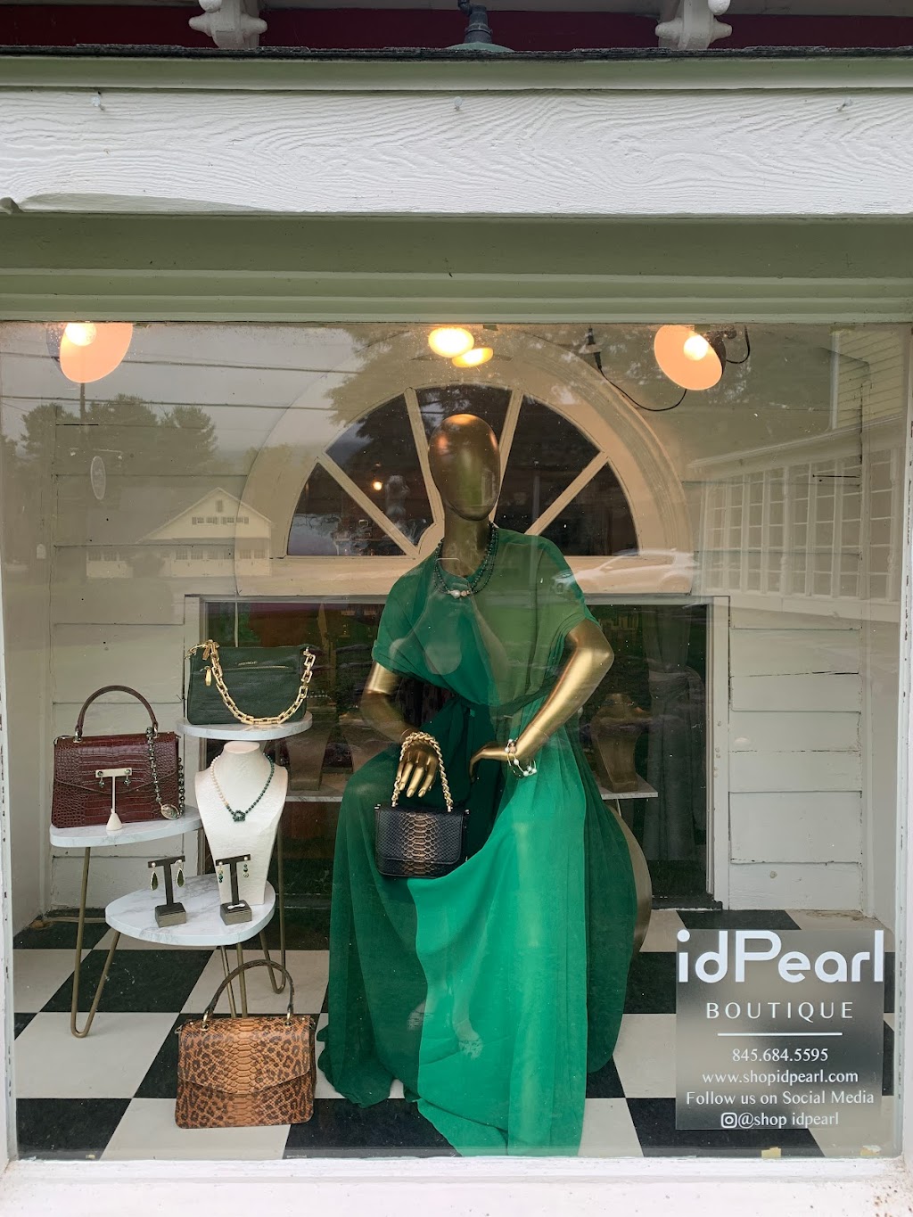 idPearl Boutique | 97 Tinker St, Woodstock, NY 12498 | Phone: (845) 684-5595