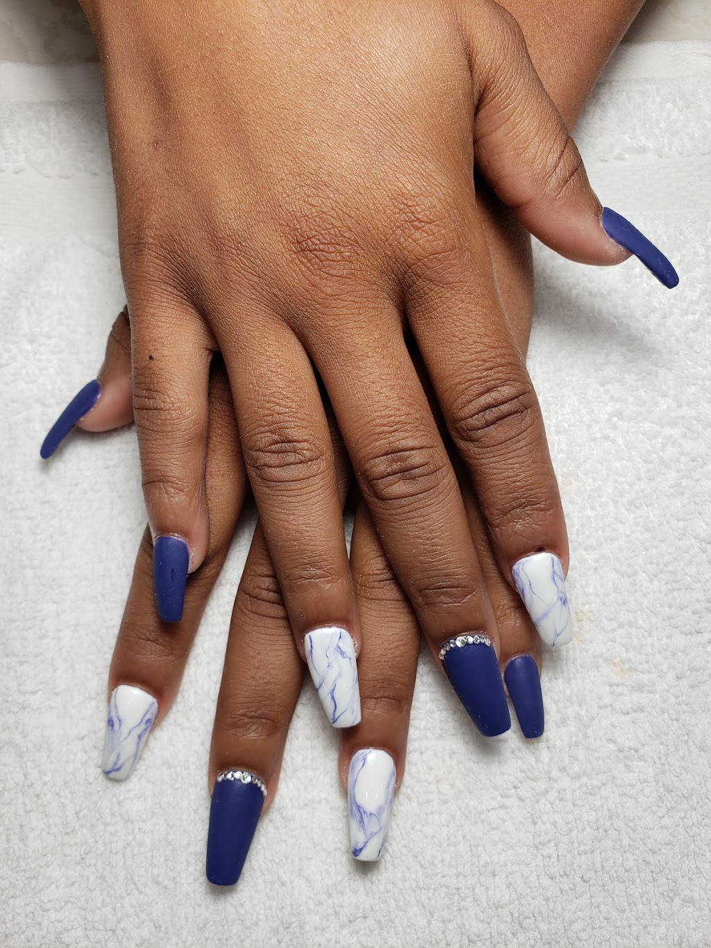 7 Star Nails | 120 E 7 Stars Rd, Phoenixville, PA 19460 | Phone: (484) 995-6406