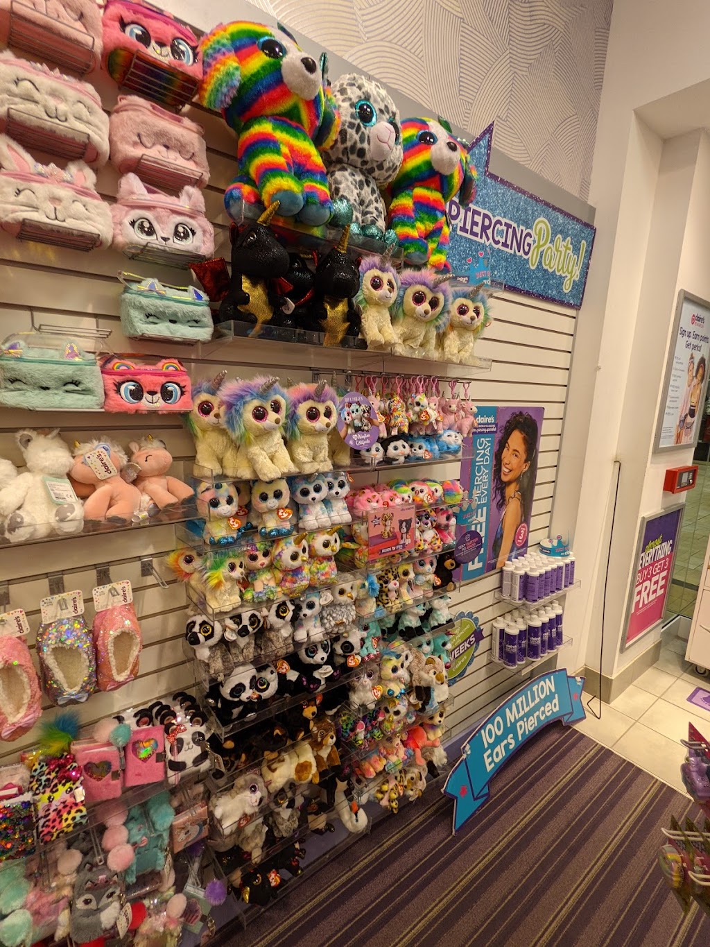 Claires | 408 Smith Haven Mall C04, Lake Grove, NY 11755 | Phone: (631) 361-9206