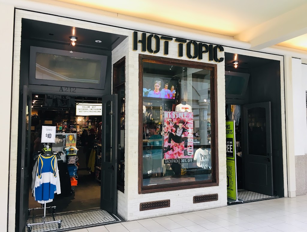 Hot Topic | 3710 US-9 SPC A212, Freehold, NJ 07728 | Phone: (732) 577-1621