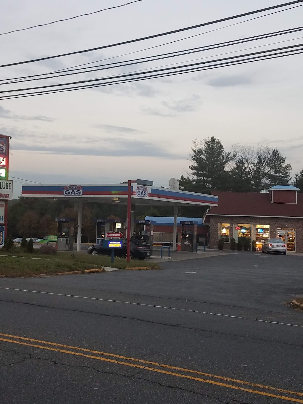 Classic Gas | 365 S Broad St, Meriden, CT 06450 | Phone: (203) 237-0427