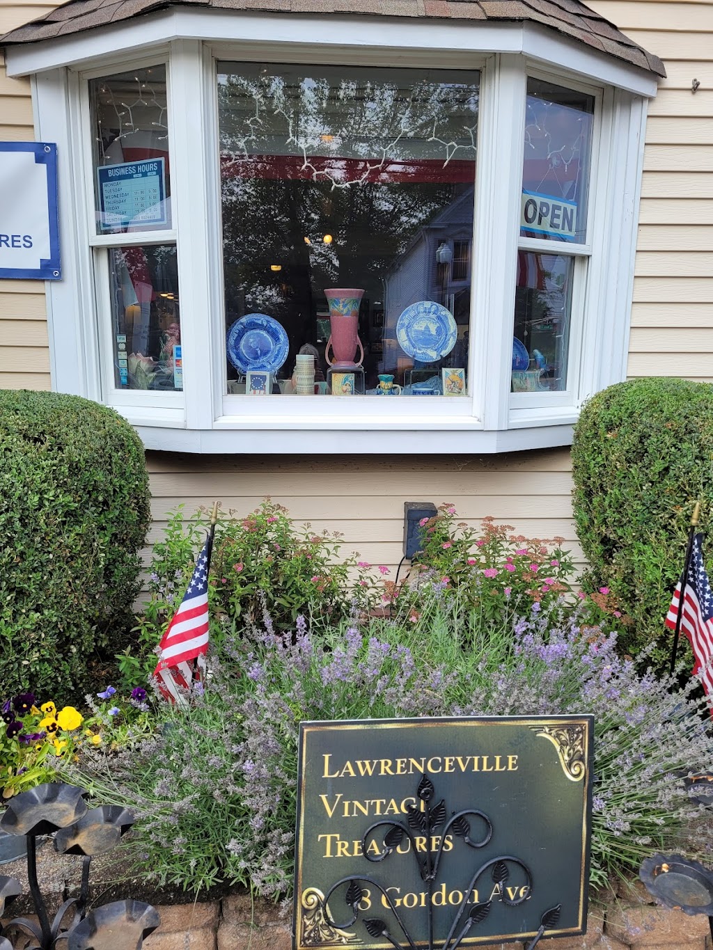 Lawrenceville Vintage Treasures | 8 Gordon Ave, Lawrenceville, NJ 08648 | Phone: (609) 802-4409