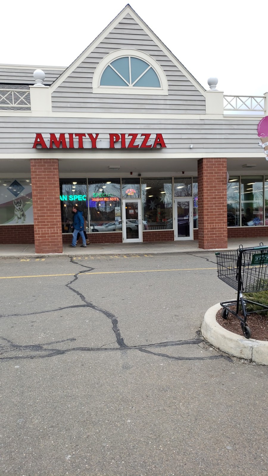 Amity Brick Oven Pizza | 144 Amity Rd, New Haven, CT 06515 | Phone: (203) 397-9300