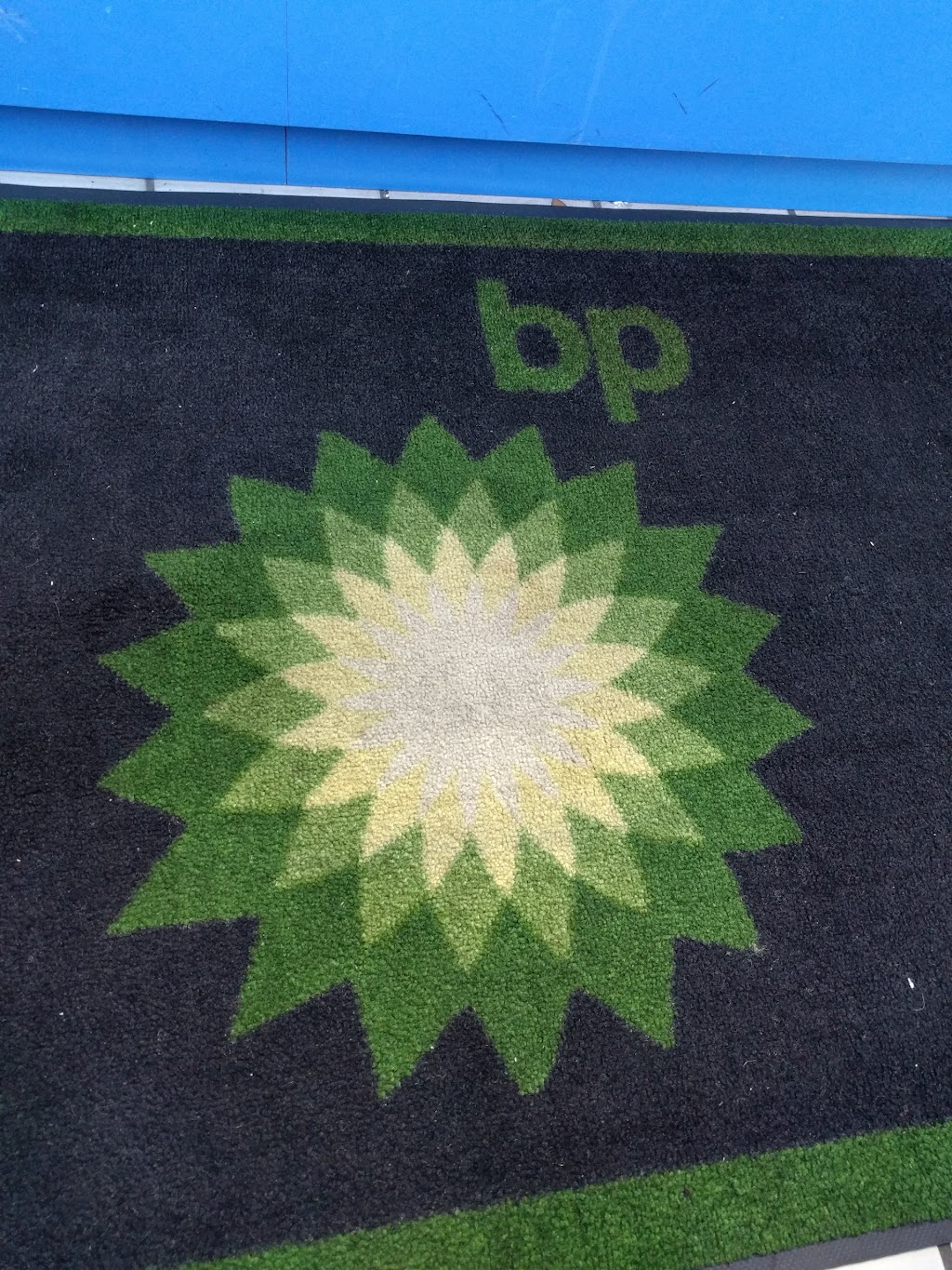 bp | 24870 Horace Harding Expy, Queens, NY 11362 | Phone: (718) 423-3900