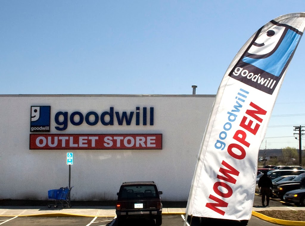 Goodwill Outlet Store | 2901 State St, Hamden, CT 06517 | Phone: (203) 248-1600
