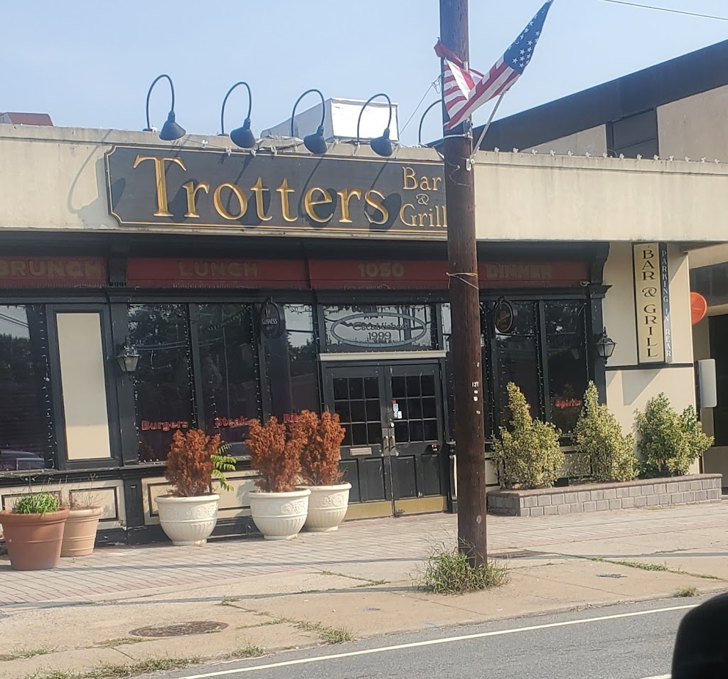 Trotters Bar & Grill | 1050 Hempstead Turnpike, Franklin Square, NY 11010 | Phone: (516) 355-5681