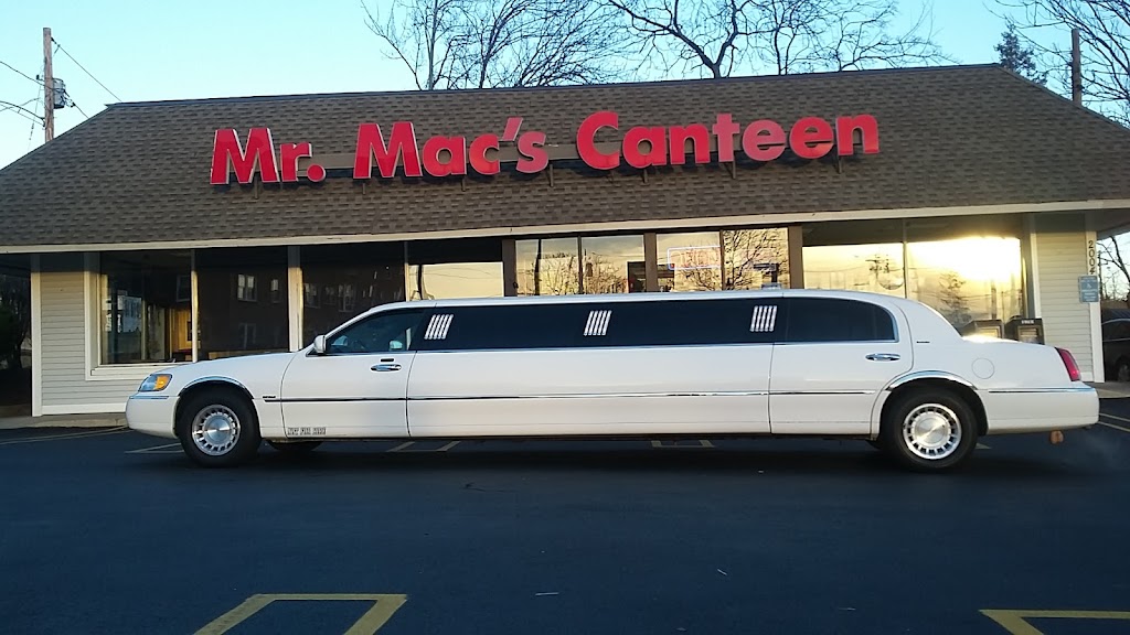 Mr Macs Canteen | 838 Main St C, Monroe, CT 06468 | Phone: (203) 459-9595
