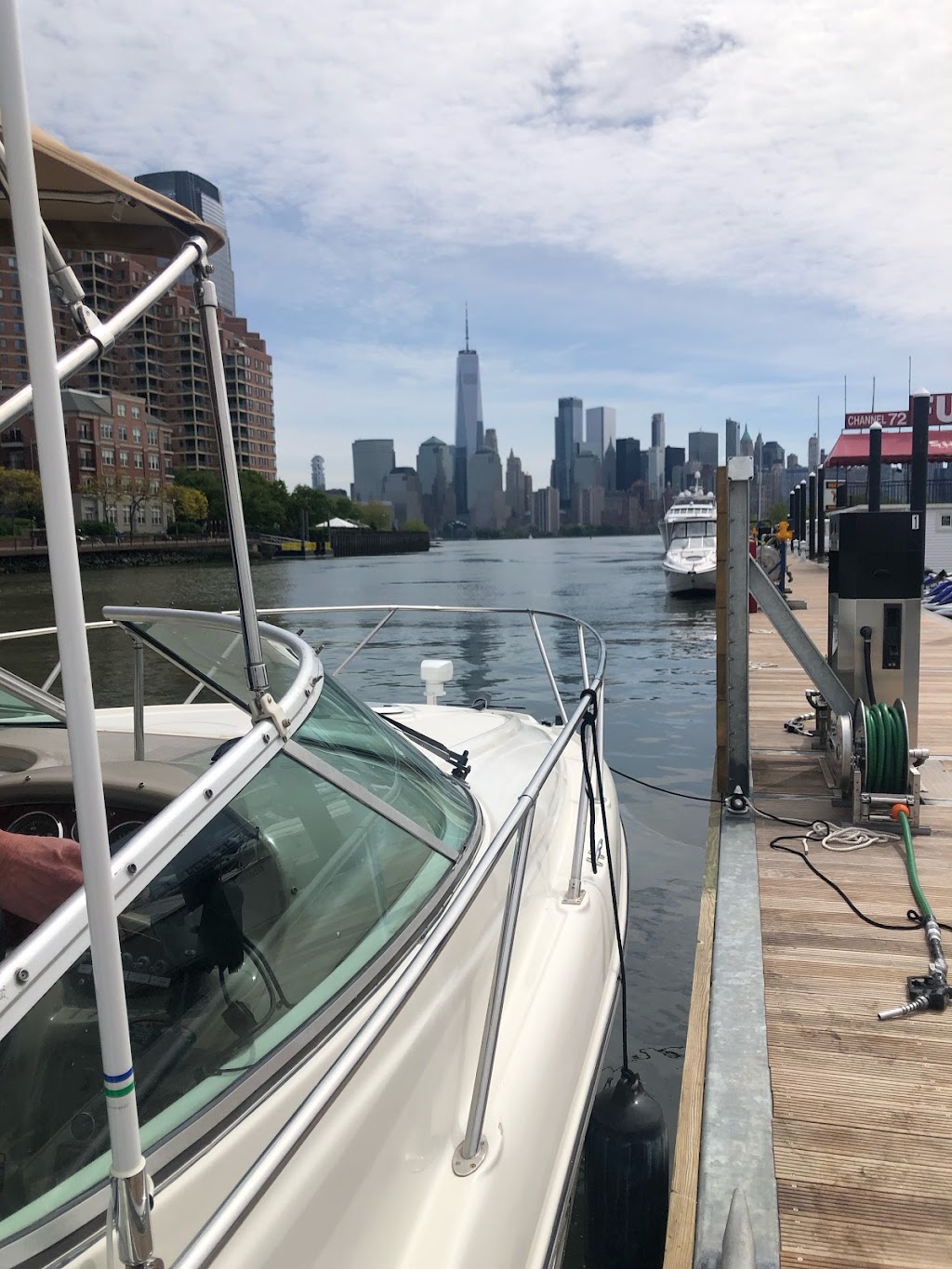 Liberty Landing Marina Fuel Dock | 80 Audrey Zapp Dr, Jersey City, NJ 07305 | Phone: (201) 985-8000