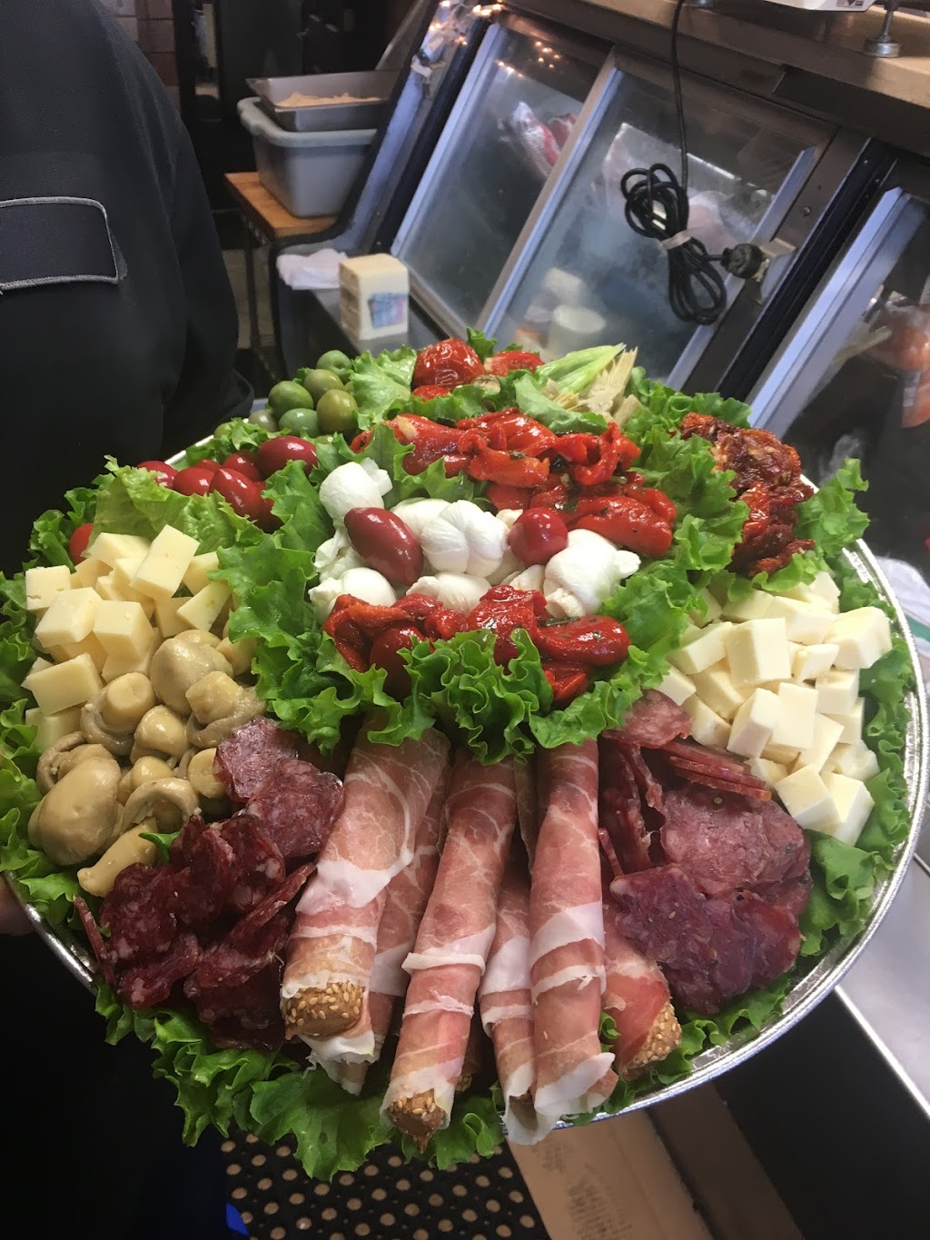 Giovannis Delicatessen & Catering | 146 Lincoln Ave, Eastchester, NY 10709 | Phone: (914) 793-0414
