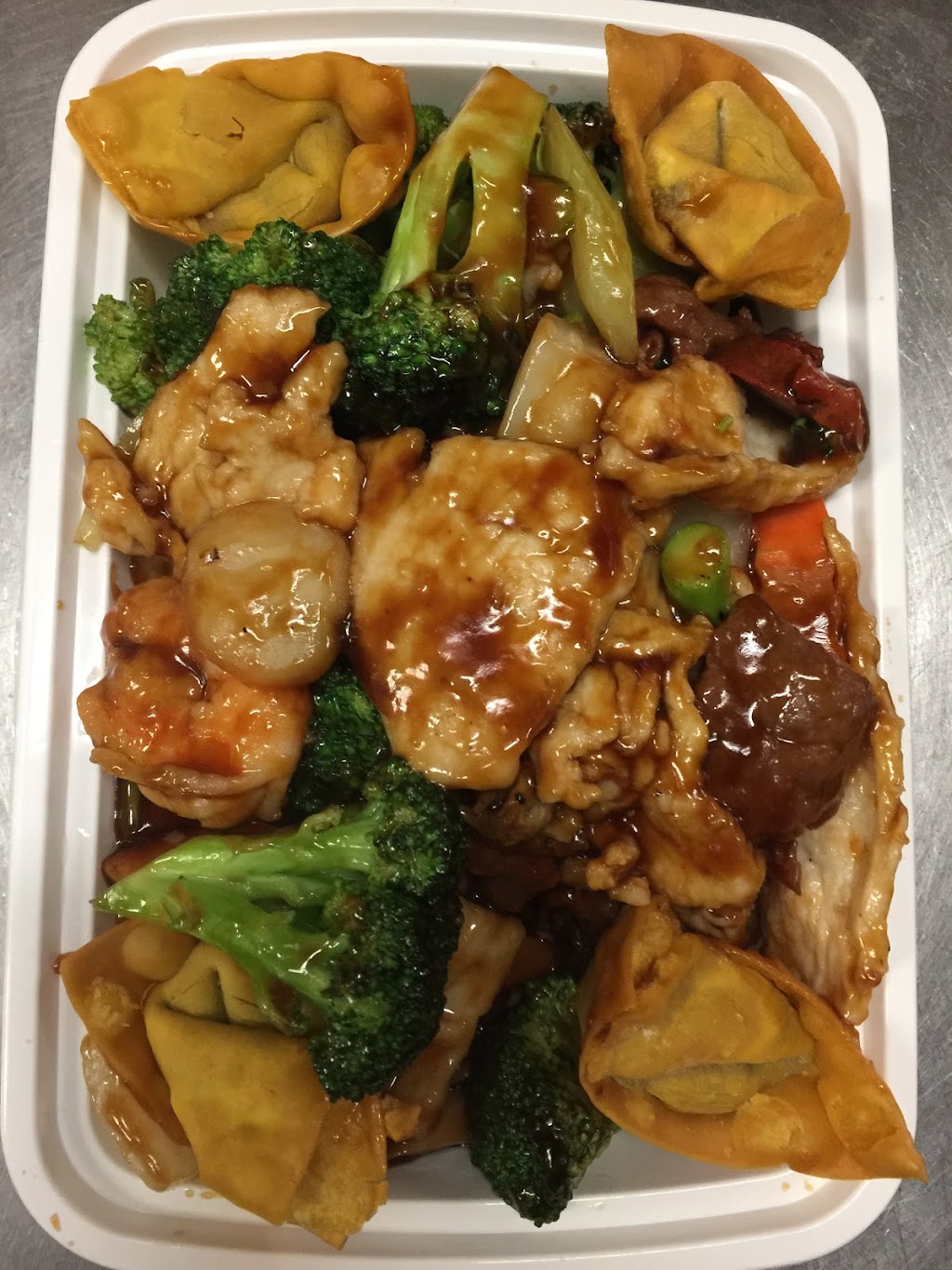 CT NO1 Chinese Restaurant | Across from Treeland .Vazzy near the Trumbull line, 1055 Huntington Turnpike, Bridgeport, CT 06610 | Phone: (203) 373-1813