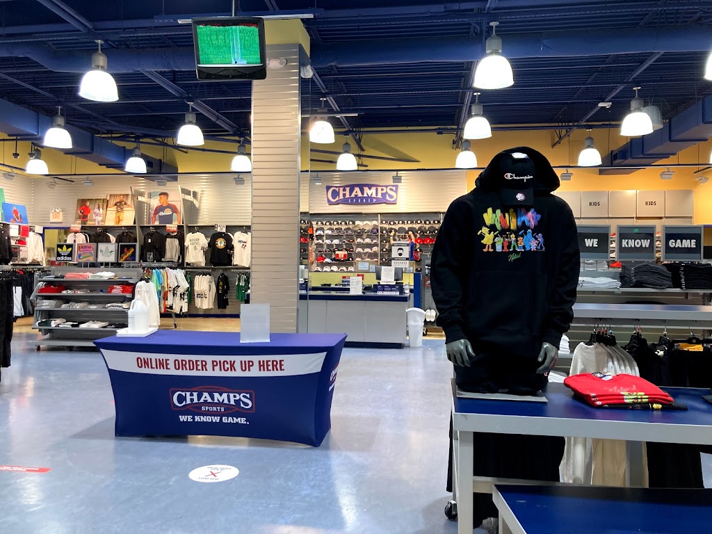 Champs Sports | 470 Lewis Ave #43, Meriden, CT 06451 | Phone: (203) 630-2011