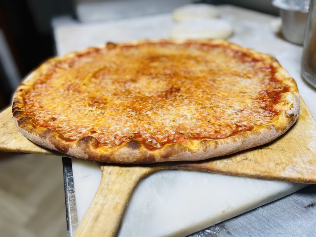 Glenville Pizza | 243 Glenville Rd, Greenwich, CT 06831 | Phone: (203) 532-1691
