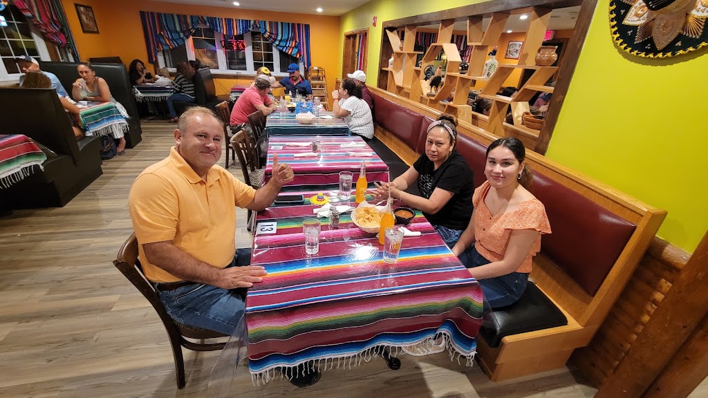 El Compa Restaurant | 44 Boston Post Rd, Madison, CT 06443 | Phone: (203) 421-6497