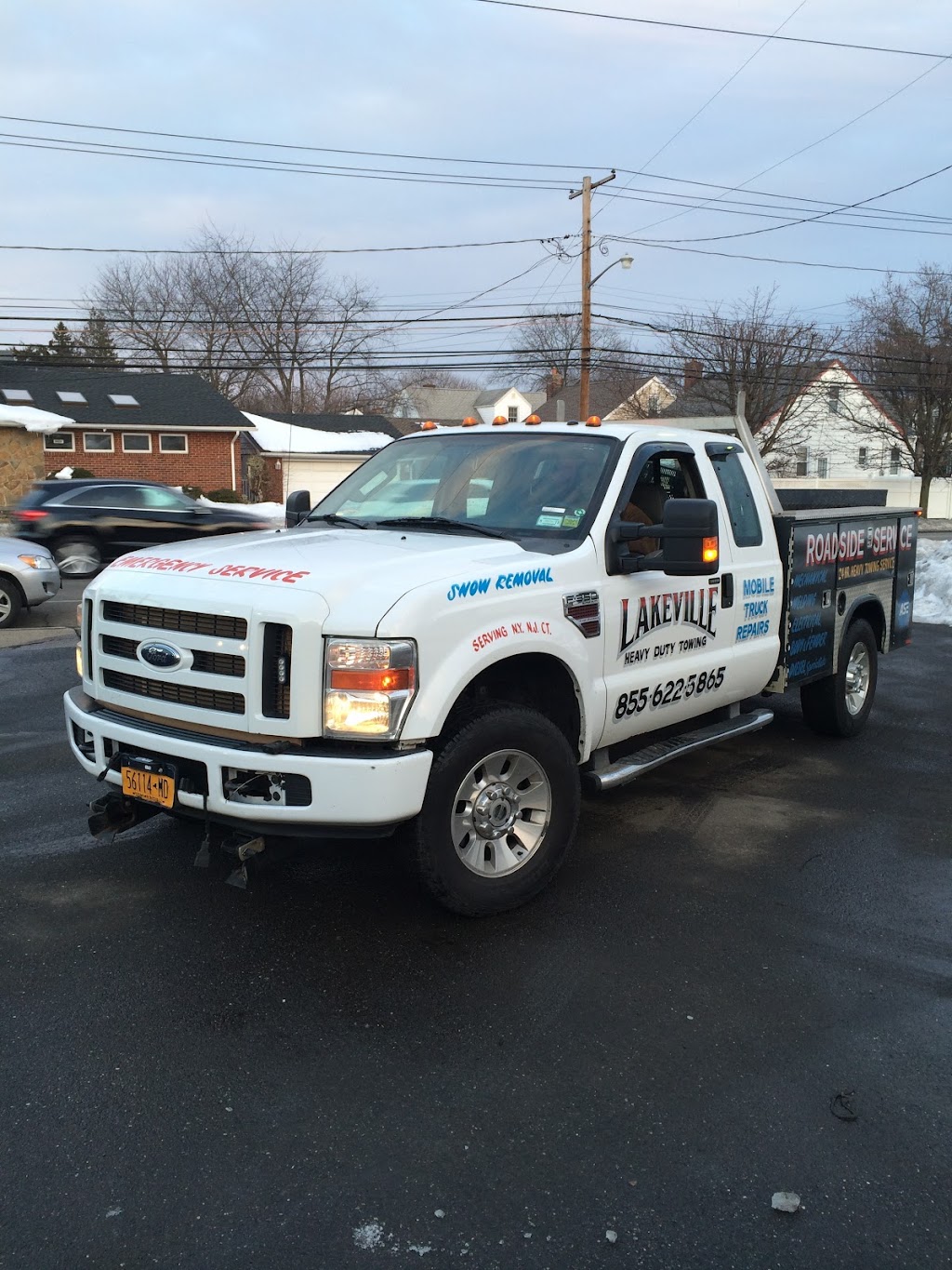 Lakeville Towing | 330 Candlewood Lake Rd, Brookfield, CT 06804 | Phone: (203) 942-1324