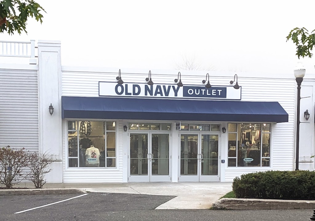 Old Navy Outlet | 50 Water St Space #H555, Lee, MA 01238 | Phone: (413) 319-3990