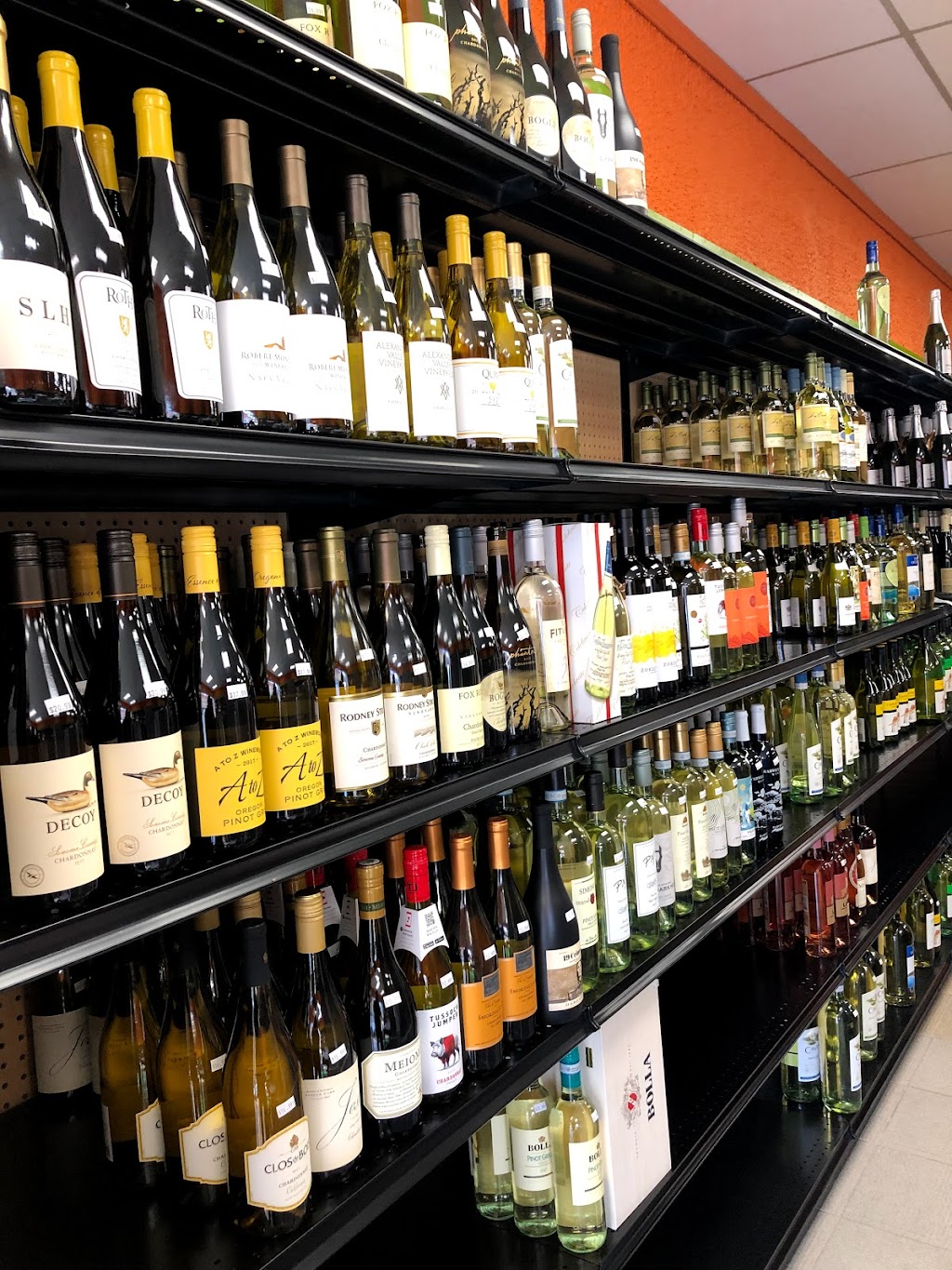 Lincolndale Wine & Liquor | 155 US-202, Somers, NY 10589 | Phone: (914) 768-4339