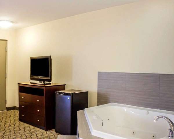 Quality Inn | 95 Scott Rd, Waterbury, CT 06705 | Phone: (203) 757-0888