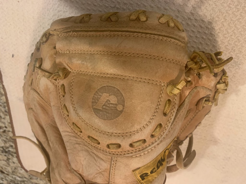 Bonitatibus Baseball Glove Repair | 1721 Terrace Dr, Ambler, PA 19002 | Phone: (215) 779-1847