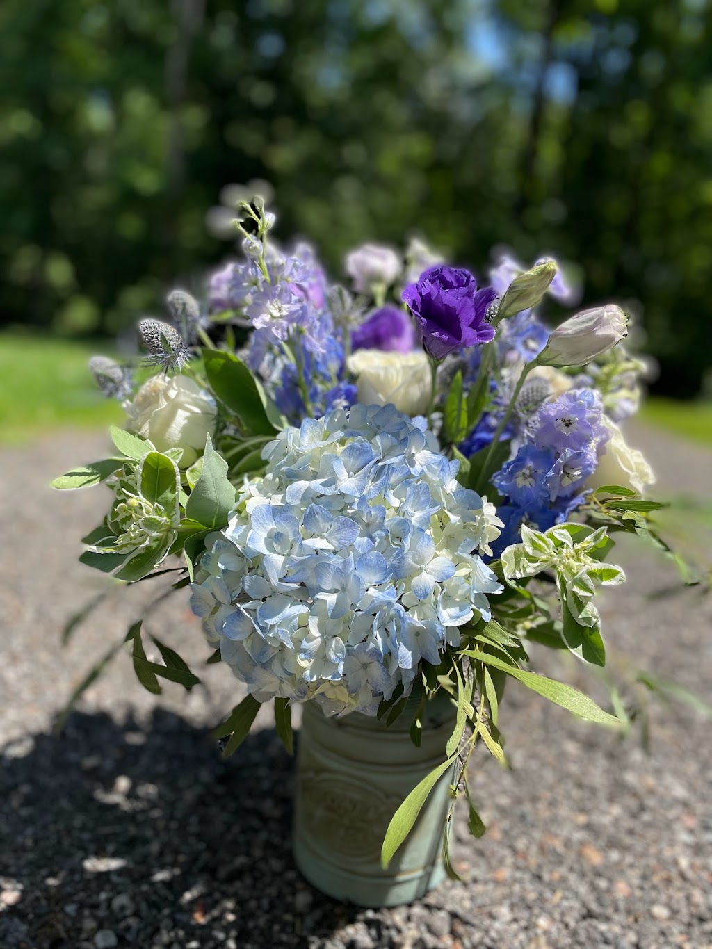 L & J Blooms | 45 Honey Hill Rd, East Haddam, CT 06423 | Phone: (860) 691-1606