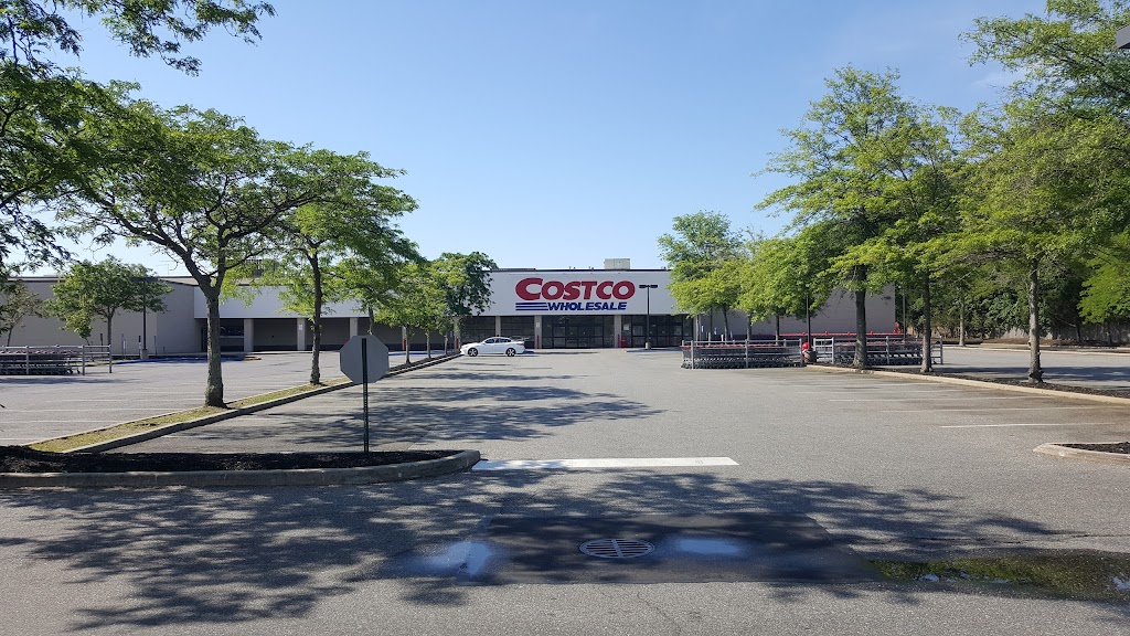 Costco Food Court | 3000 Middle Country Rd, Lake Grove, NY 11755 | Phone: (631) 366-1504