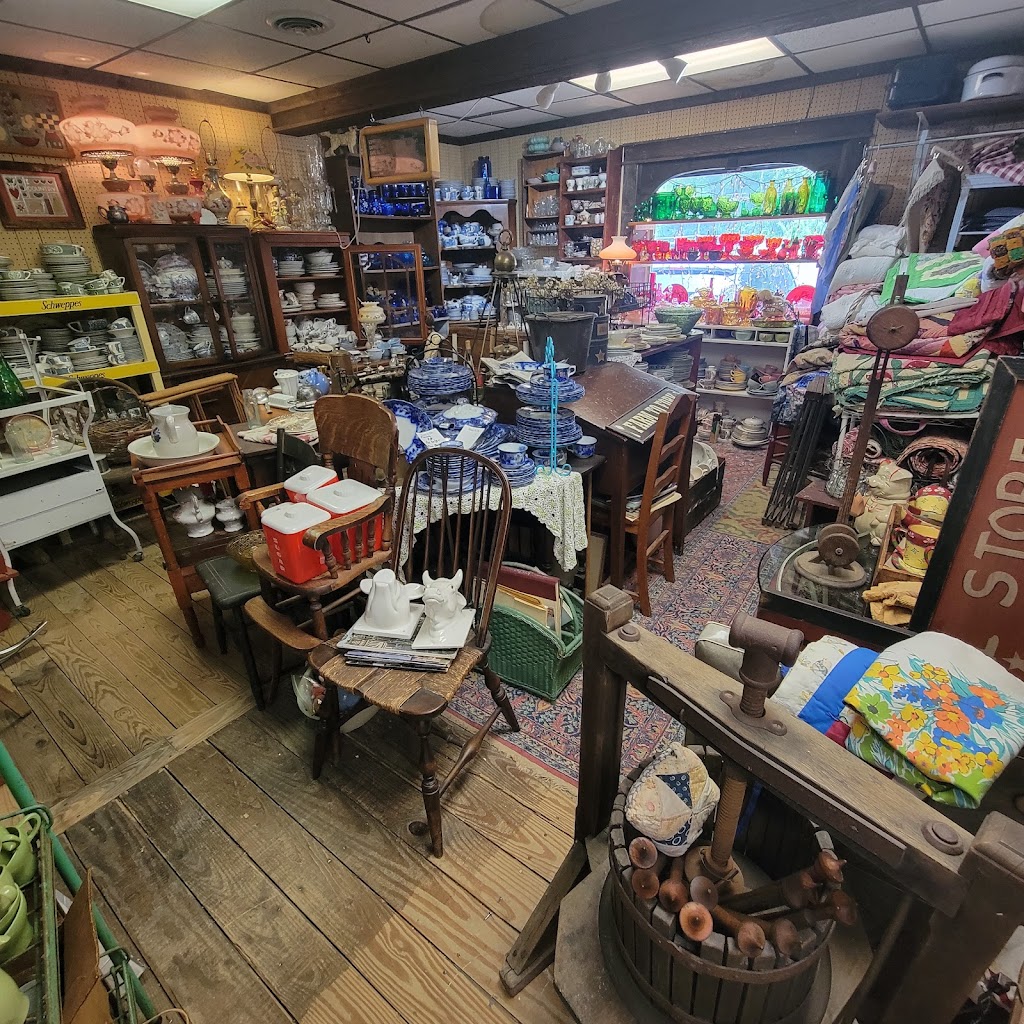 Golden Nugget Antique Flea Market | 1850 River Rd, Lambertville, NJ 08530 | Phone: (609) 397-0811