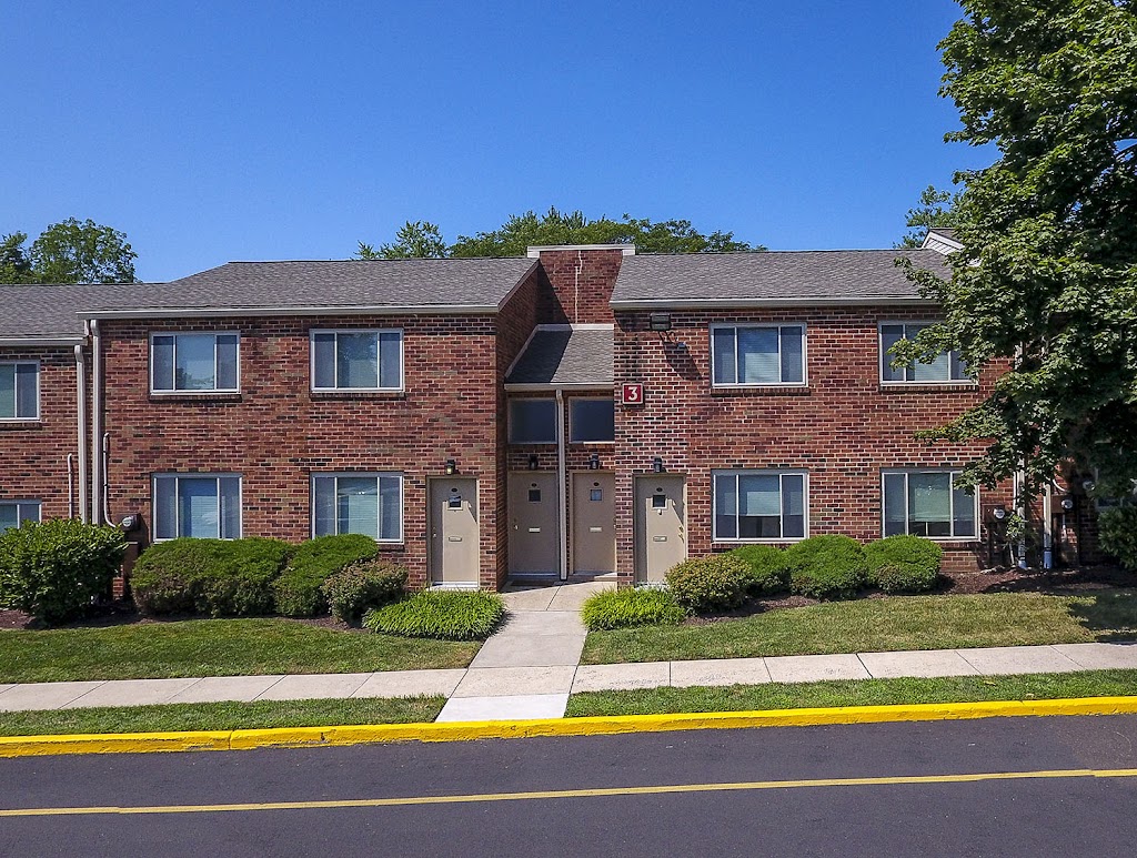 Orchard Square Apartments | 1801 Old Lincoln Hwy, Langhorne, PA 19047 | Phone: (267) 710-8469