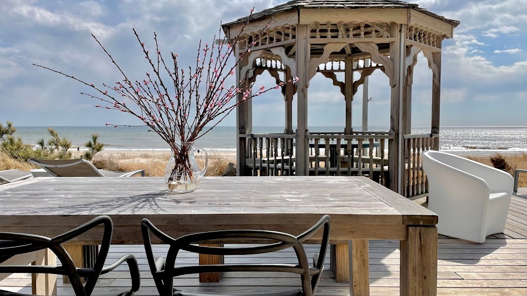 Dune Point Guest House | 134 Lewis Walk, Cherry Grove, NY 11782 | Phone: (631) 597-6261