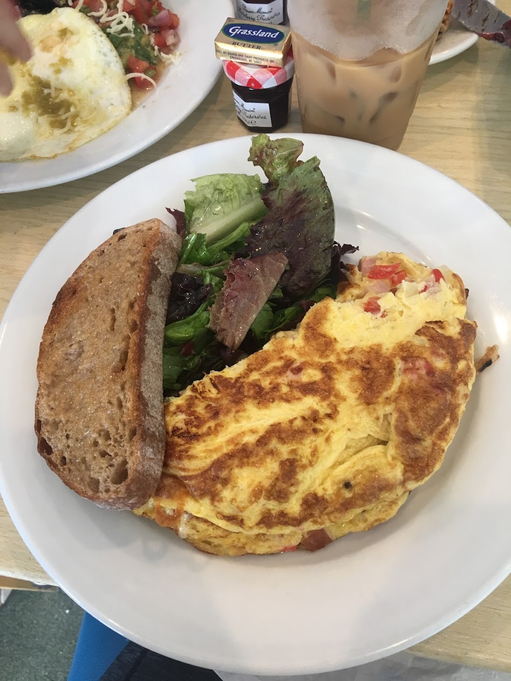 Beths Cafe | 48 Quogue St, Quogue, NY 11959 | Phone: (631) 653-0222