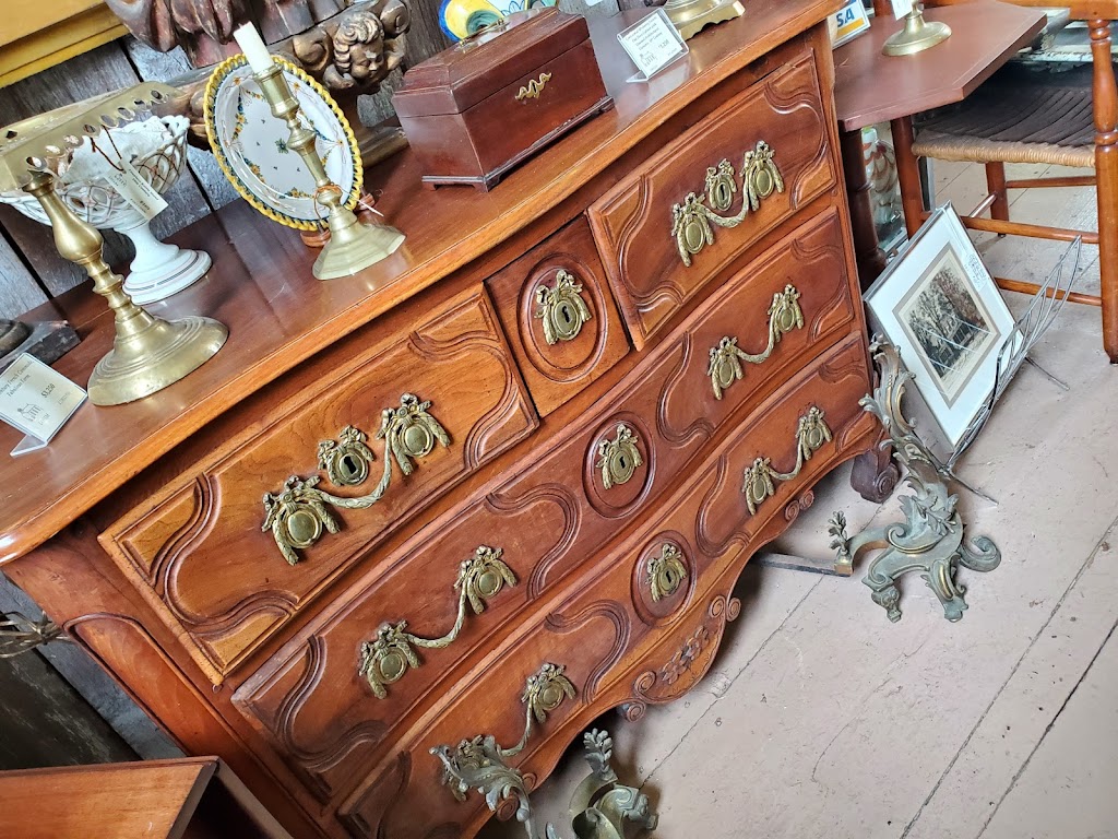 David M. Mancuso, Antiques at the Old Church | 6075 Rt. 202 & Upper­ Mountain Rd., New Hope, PA 18938 | Phone: (215) 794-5009