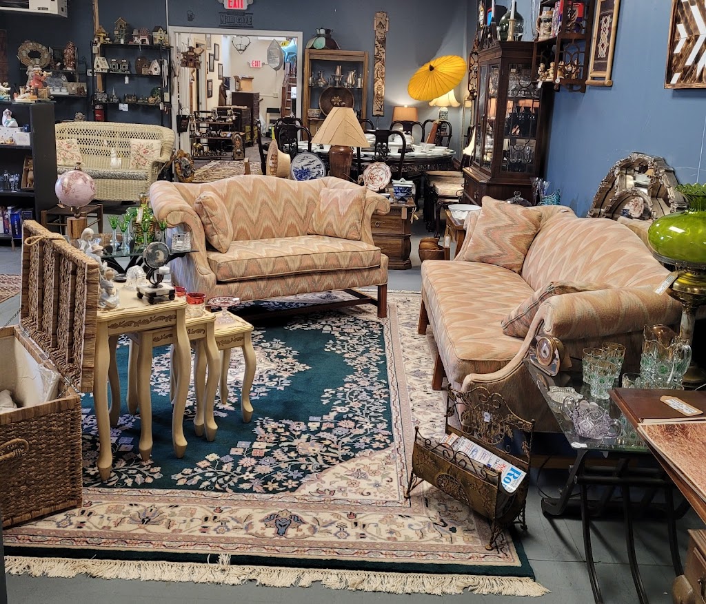 Antiques & Uniques | 170 Main St, Monson, MA 01057 | Phone: (860) 716-5069