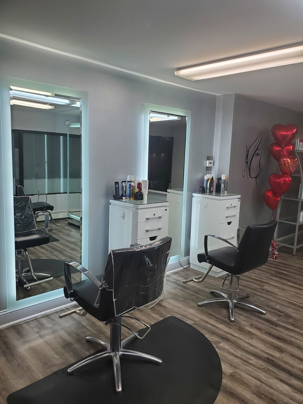 Mojo Hair Salon | 431 New Britain Ave, Newington, CT 06111 | Phone: (860) 436-6355