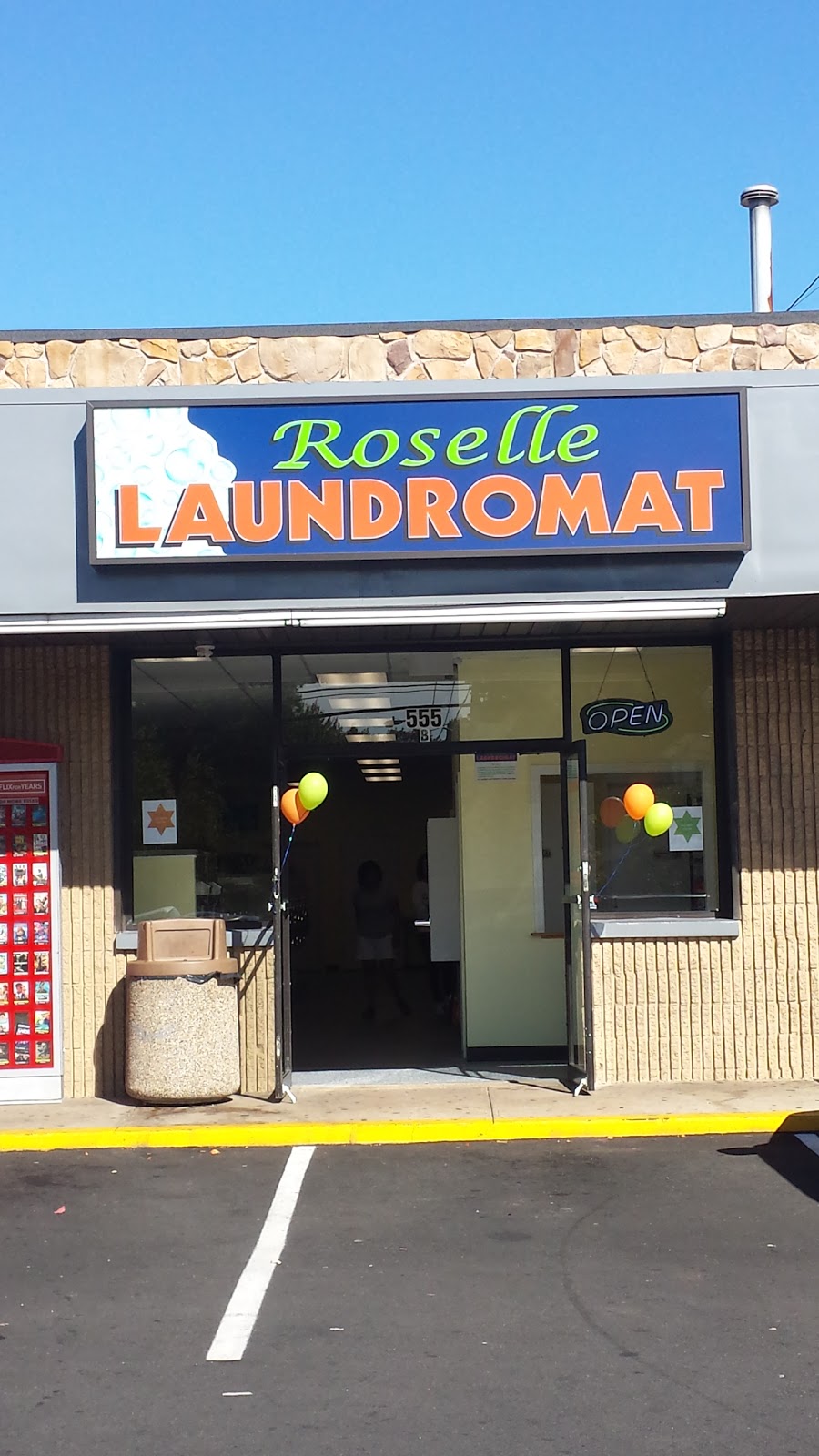Roselle Laundromat | 555 E 1st Ave, Roselle, NJ 07203 | Phone: (908) 445-7626