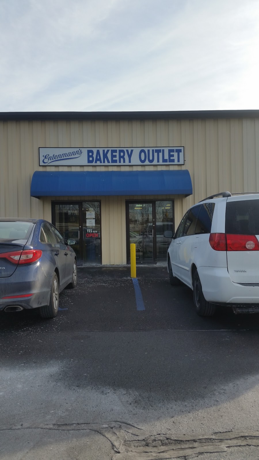 Entenmanns Bakery Outlet | 9Police Drive, Goshen, NY 10924, 9 Police Hwy, Goshen, NY 10924 | Phone: (845) 294-5282