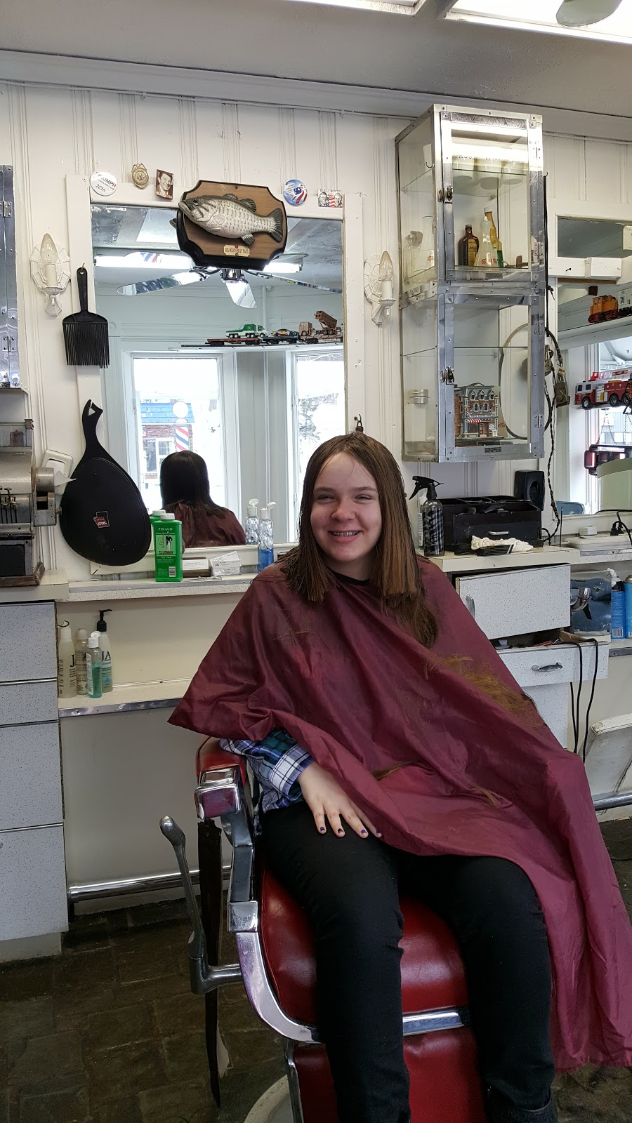 Off the Top Hair Cutters | 707 Rubber Ave, Naugatuck, CT 06770 | Phone: (203) 723-5546