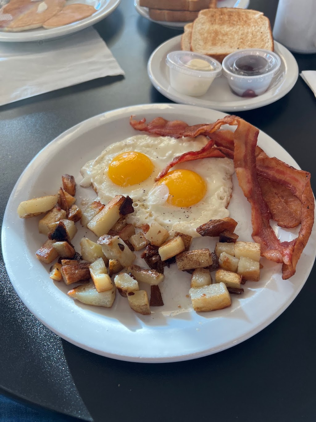 The Cracked Egg Cafe | 637 S New York Rd, Galloway, NJ 08205 | Phone: (609) 204-6660