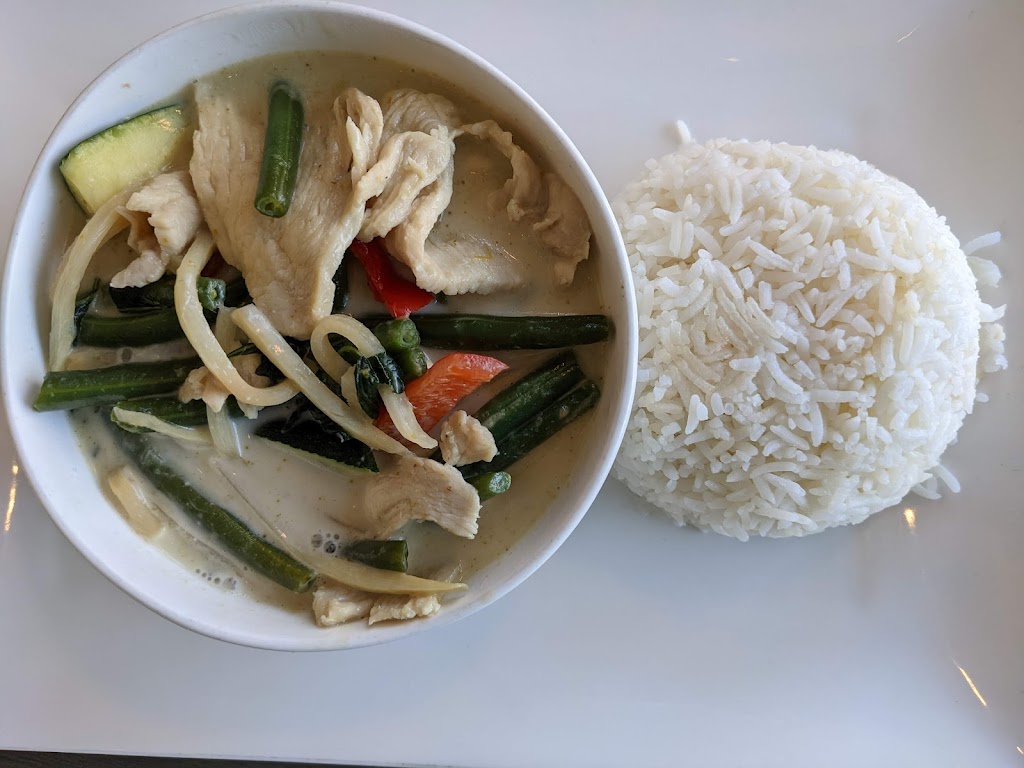 Thai Dishes | 1924 Pleasantville Rd, Briarcliff Manor, NY 10510 | Phone: (914) 373-4313