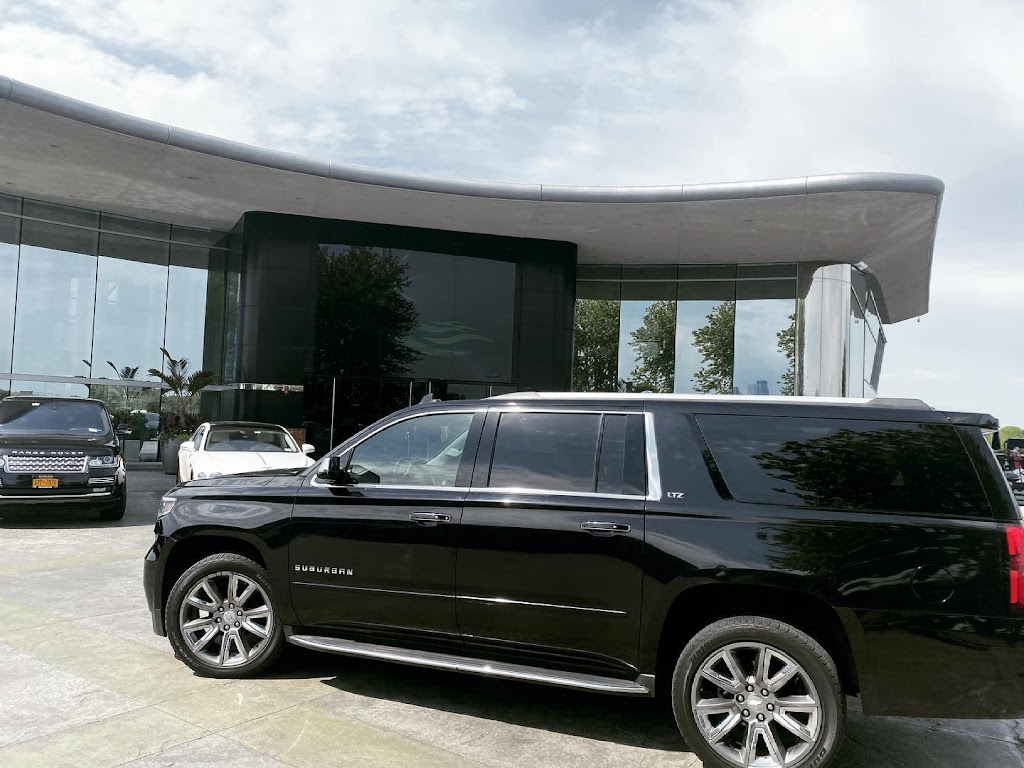 Peraltas Elite Limousine | 9 Walnut St, Cos Cob, CT 06807 | Phone: (203) 742-1388