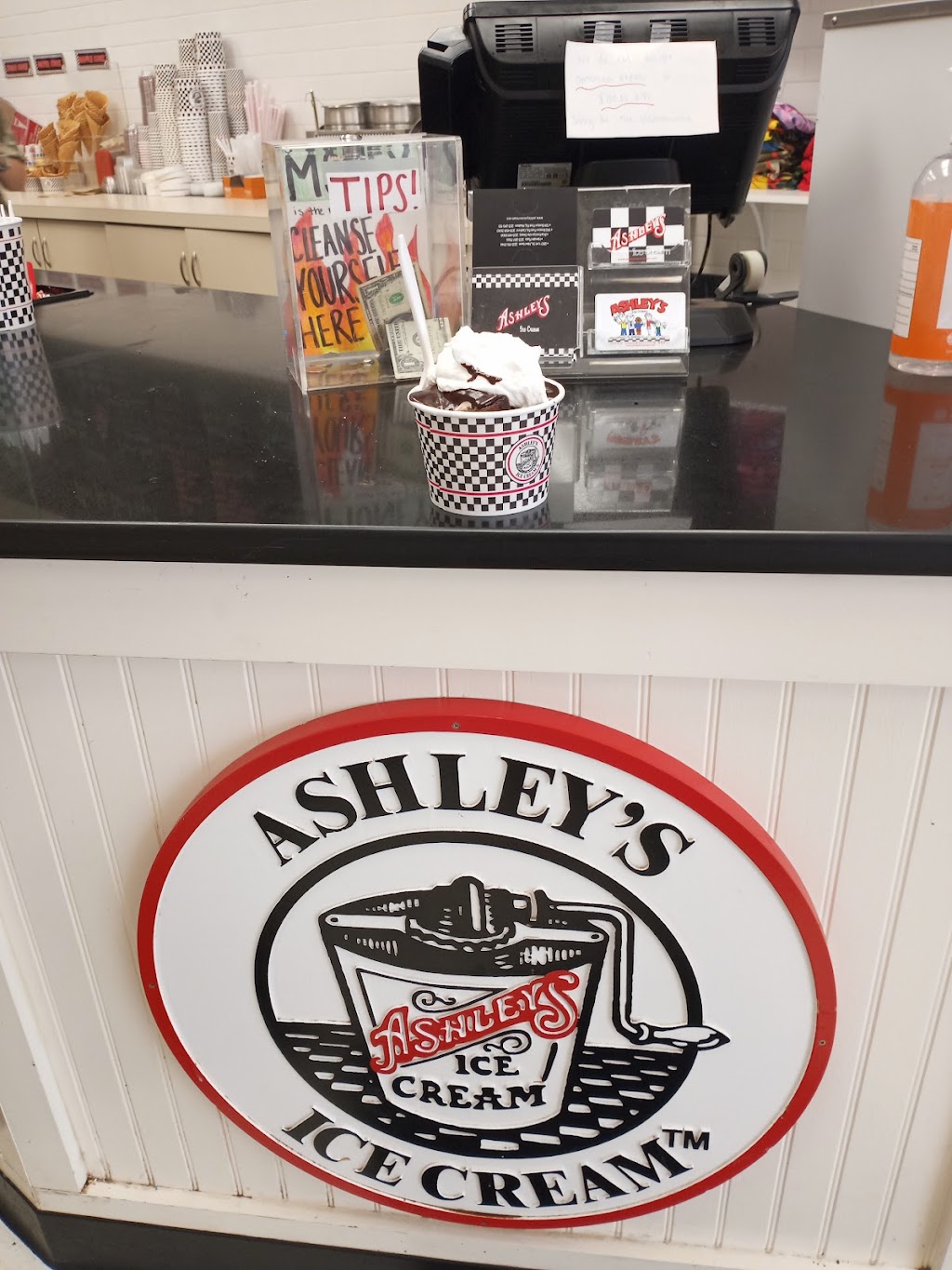 Ashleys Ice Cream | 2100 Dixwell Ave # 15, Hamden, CT 06514 | Phone: (203) 287-7566