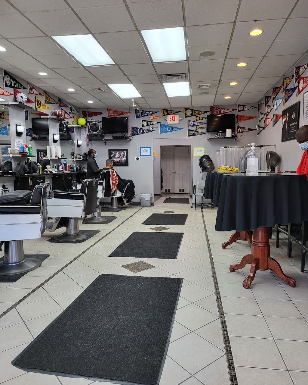 Headliners Barbershop/Salon | 307 W Palisade Ave, Englewood, NJ 07631 | Phone: (201) 569-2225