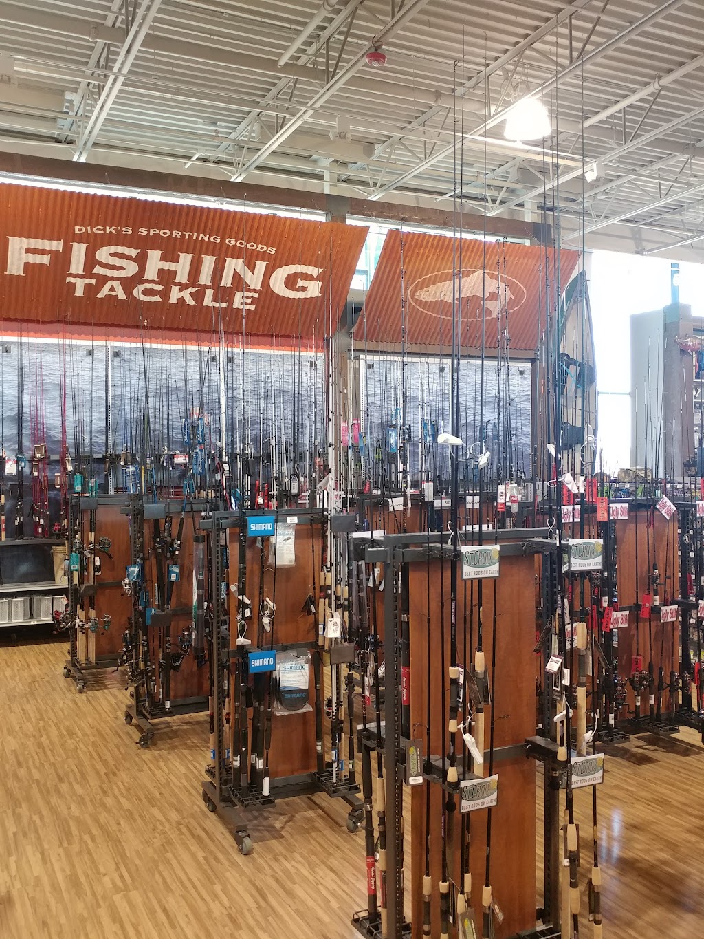 DICKS Sporting Goods | 7 Green Acres Rd W, Valley Stream, NY 11582 | Phone: (516) 256-8722