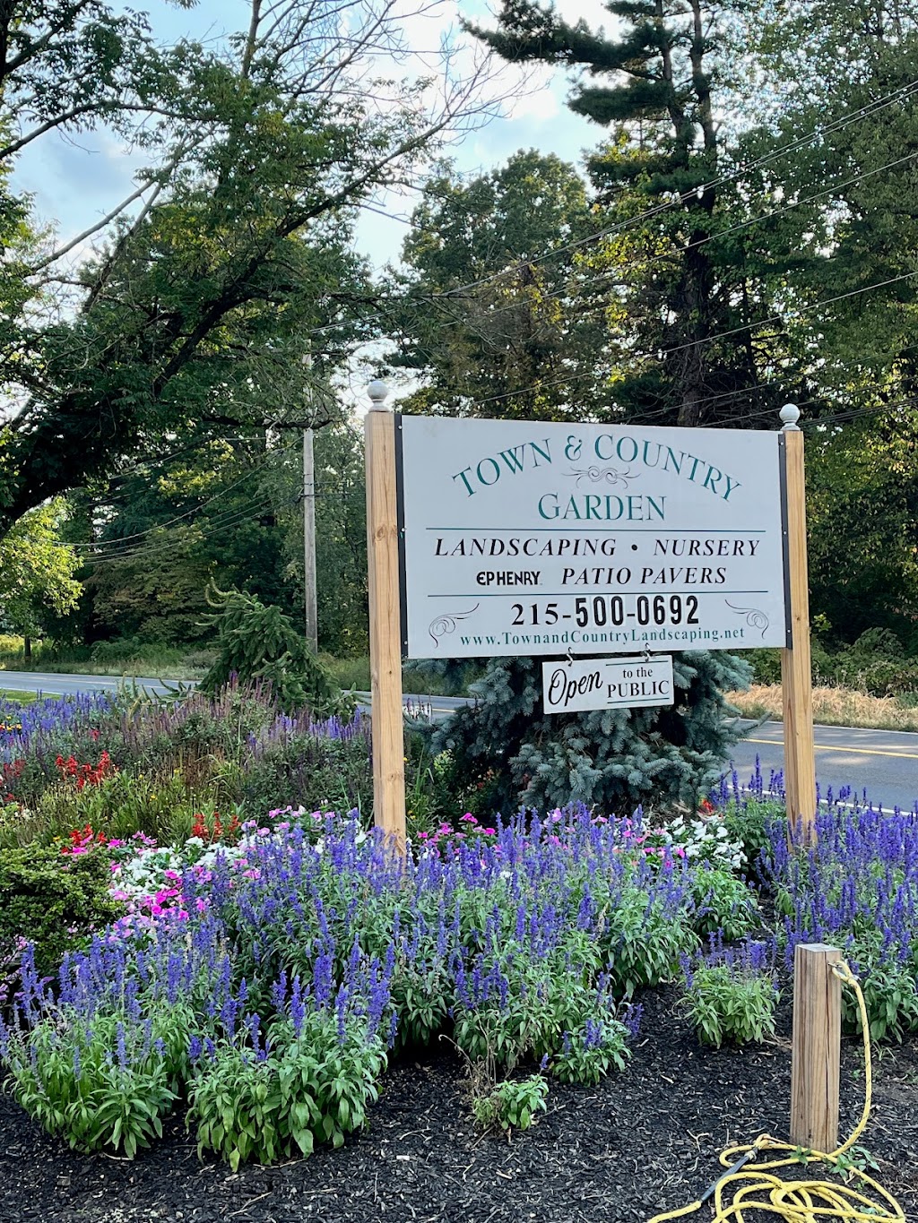 Town & Country Garden | 261 Lower State Rd, Chalfont, PA 18914 | Phone: (215) 500-0692