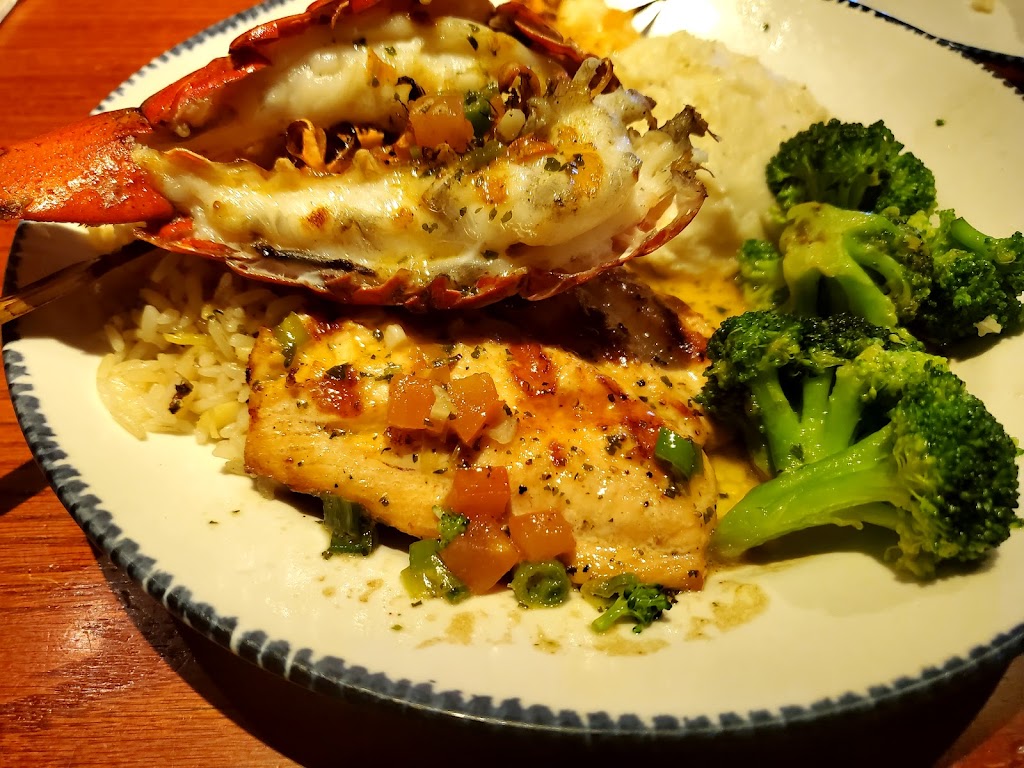 Red Lobster | Located On The Corner Of Baltimore Pike & Bishop A, 1 Baltimore Pike, Springfield, PA 19064 | Phone: (610) 544-0315