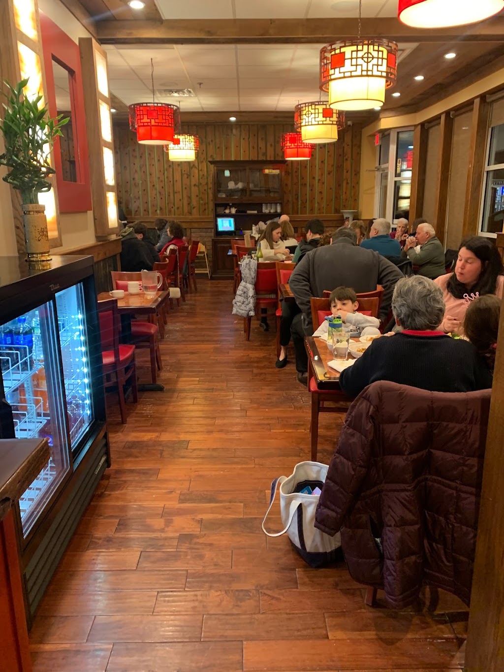 Village Gourmet Chinese Restaurant | 22 Chestnut Hill Rd, Norwalk, CT 06851 | Phone: (203) 849-8788