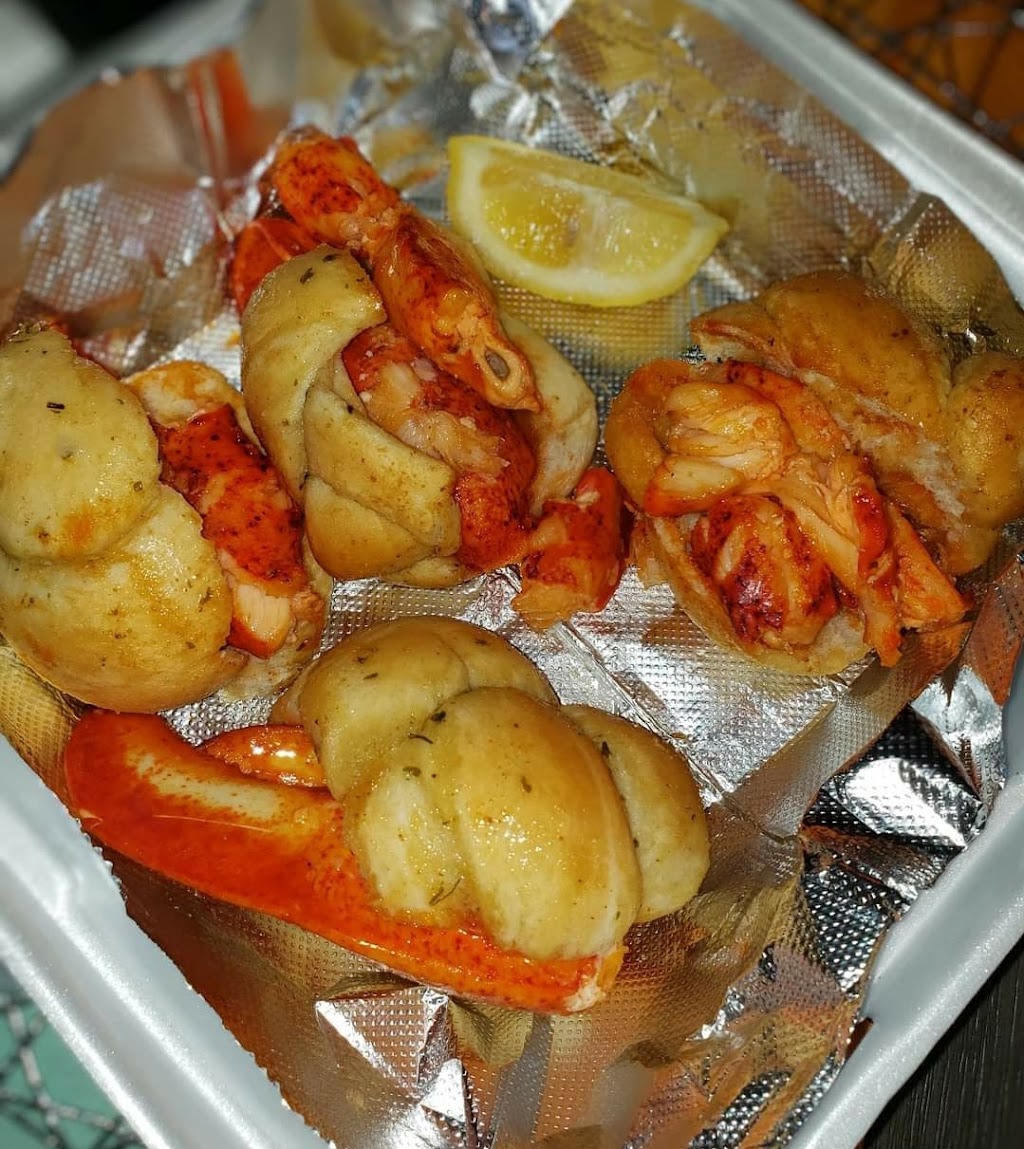 One Eyed Willys Seafood Shack | 641 E Main St, Meriden, CT 06450 | Phone: (203) 237-1710