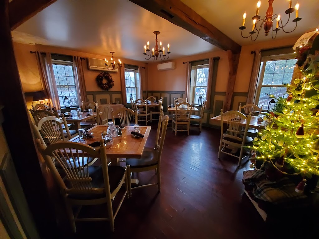 the Limeport Inn | 1505 Limeport Pike, Coopersburg, PA 18036 | Phone: (610) 967-1810